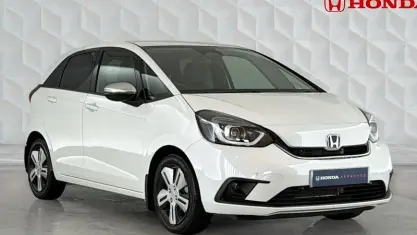Second-hand Honda Jazz Hybrid 109 CP (80 kW) 2021 Alb Hatchback