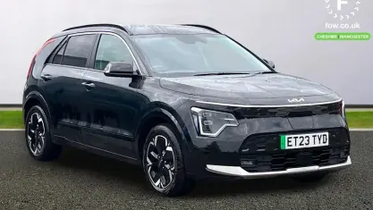 Usado Kia Niro 150 kW (204 HP) 2023 Preto SUV