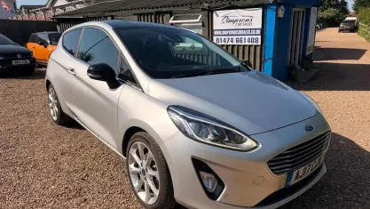Used Ford Fiesta Titanium 120 HP (88 kW) 2017 Silver Hatchback