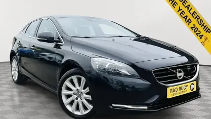 Usado Volvo V40 SE Lux 150 HP (110 kW) 2015 Citadino