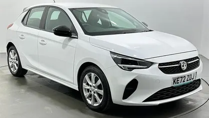 Used Vauxhall Corsa Design Edition 101 HP (74 kW) 2023 White Hatchback