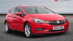 Brilliant paint lava red Used 2019 Vauxhall Astra SRi Hatchback | £10,265 (Fair price)