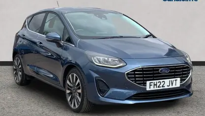 Begagnad Ford Fiesta Titanium 155 HK (114 kW) 2022 Blå Halvkombi