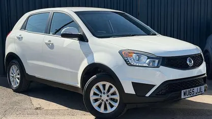 Used Ssangyong (KGM) Korando 150 HP (110 kW) 2015 White SUV