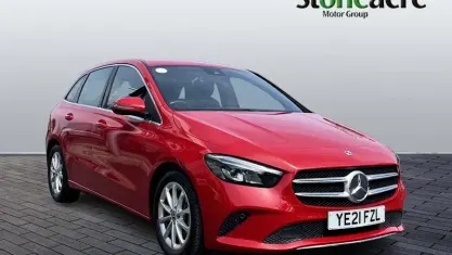 Used Mercedes B200 150 HP (110 kW) 2023 Red Hatchback