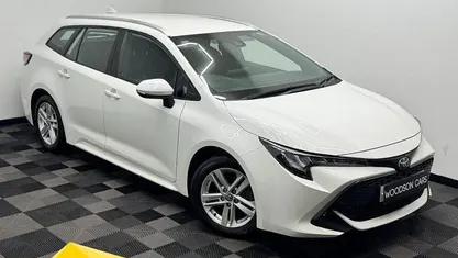 Used Toyota Corolla 122 HP (89 kW) 2022 White Estate