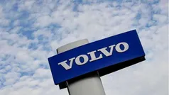 White New 2025 Volvo XC40 Core SUV | £32,500 (Super price)