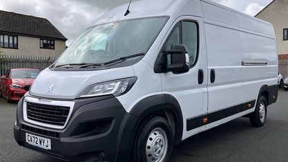 Second-hand Peugeot Boxer Premium 140 CP (102 kW) 2023 Van