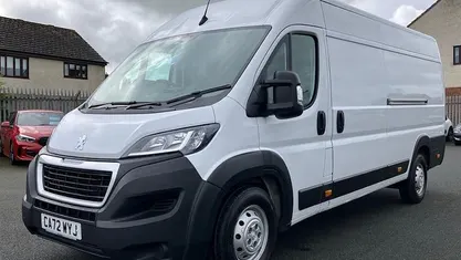 Used Peugeot Boxer Premium 140 HP (102 kW) 2023 Van
