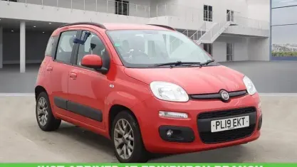 Used Fiat Panda Lounge 69 HP (50 kW) 2019 Red Hatchback