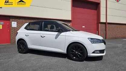 Used Skoda Fabia Colour Edition 95 HP (69 kW) 2019 White Hatchback