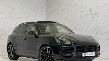 Used Porsche Cayenne Platinum Edition 462 HP (339 kW) 2023 Blue SUV