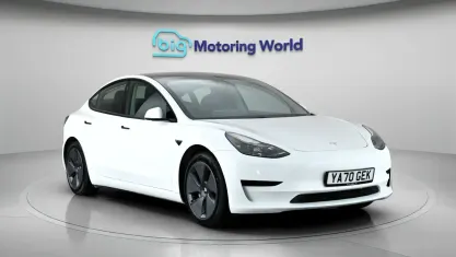 Used Tesla Model 3 Standard Range Plus 222 kW (302 HP) 2021 White Sedan