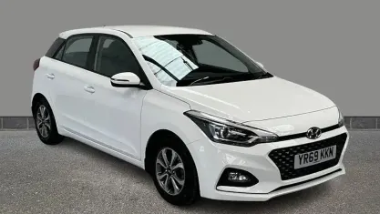Used Hyundai i20 SE 84 HP (61 kW) 2019 White Hatchback