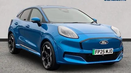 Digital aqua blue (metallic paint) Used 2025 Ford Puma Premium SUV | £21,590 (Good price)
