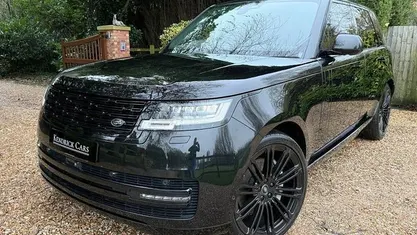 Used Land Rover Range Rover SE 300 HP (220 kW) 2025 SUV