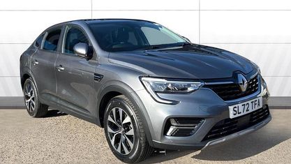 Begagnad Renault Arkana Iconic 145 HK (106 kW) 2022 Grå SUV