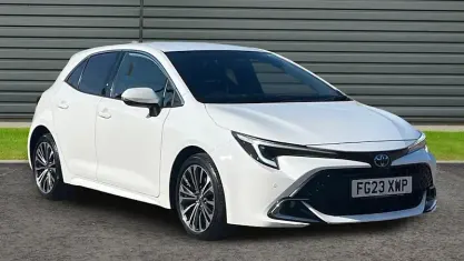 Used Toyota Corolla Design 140 HP (102 kW) 2023 White Hatchback