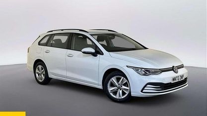 Używany VW Golf VIII Life 131 KM (96 kW) 2023 Biały Kombi