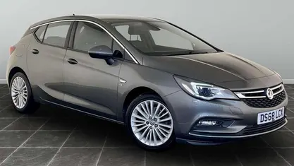 Grey Used 2018 Vauxhall Astra Elite Hatchback | £9,995 (Fair price)