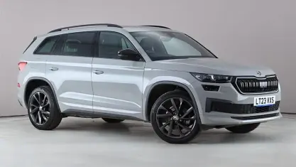 Usado Skoda Kodiaq SportLine 190 HP (139 kW) 2023 Cinzento SUV