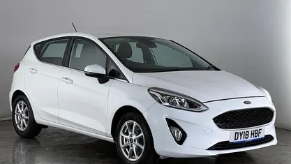 Used Ford Fiesta Zetec 86 HP (63 kW) 2018 White Hatchback