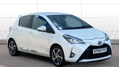Used Toyota Yaris 101 HP (74 kW) 2018 White Hatchback