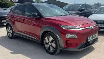 Usado Hyundai Kona Premium SE 150 kW (204 HP) 2019 Vermelho SUV