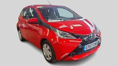 Used Toyota Aygo X-play 69 HP (50 kW) 2017 Red Hatchback
