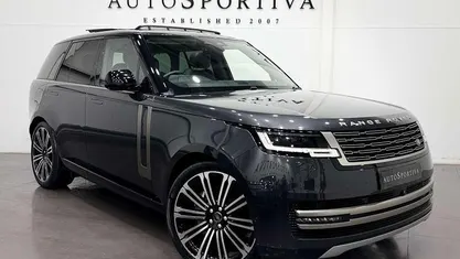 Used 2025 Land Rover Range Rover SE SUV | £77,900 (Super price)