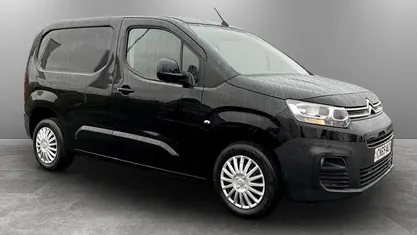 Used Citroën Berlingo 102 HP (75 kW) 2021 White MPV