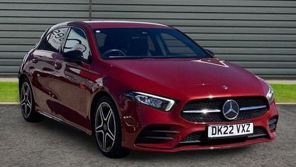 Gebraucht Mercedes A180 Executive 136 PS (100 kW) 2022 Rot Kleinwagen
