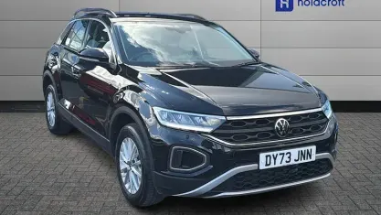 Used VW T-Roc Life 110 HP (80 kW) 2023 Black SUV
