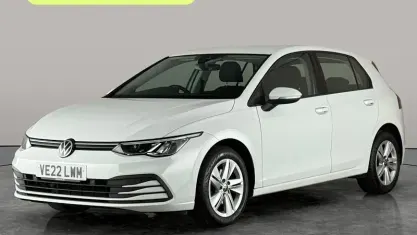 Begagnad VW Golf VIII Life 131 HK (96 kW) 2024 Halvkombi