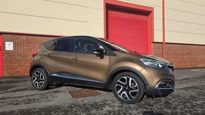Brown Used 2016 Renault Captur Iconic SUV | £6,299 (Fair price)