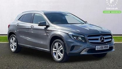 Usado Mercedes GLA200 136 HP (100 kW) 2016 Cinzento SUV