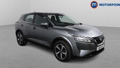 Usado Nissan Qashqai Acenta Premium 190 HP (139 kW) 2023 Cinzento SUV