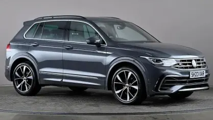 Usado VW Tiguan R-line 150 CV (110 kW) 2023 Gris SUV