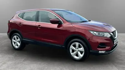 Used Nissan Qashqai Acenta Premium 116 HP (85 kW) 2019 Red SUV