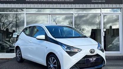 Used Toyota Aygo X-play 72 HP (52 kW) 2019 Hatchback