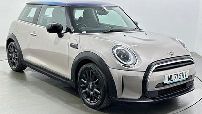 Usado Mini Cooper Classic 136 HP (100 kW) 2022 Cinzento Citadino