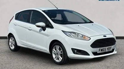 Used Ford Fiesta Zetec 82 HP (60 kW) 2016 White Hatchback