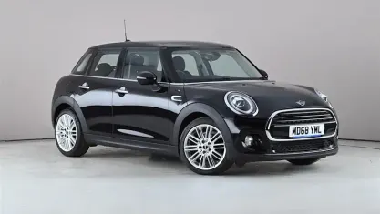 Używany Mini Cooper Hatch 136 KM (100 kW) 2018 Czarny Hatchback