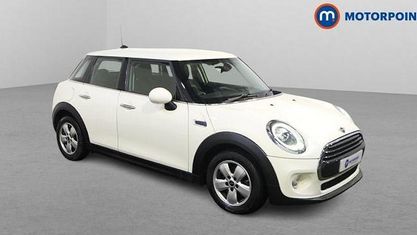 Używany Mini Cooper Classic 136 KM (100 kW) 2019 Biały Hatchback