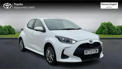 Used Toyota Yaris 116 HP (85 kW) 2023 White Hatchback
