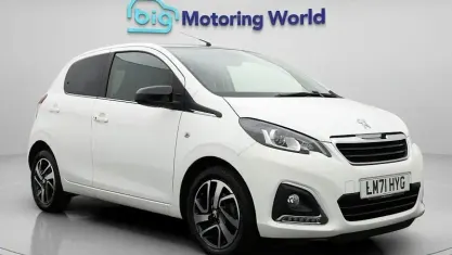 Begagnad Peugeot 108 Allure 72 HK (52 kW) 2021 Vit Halvkombi