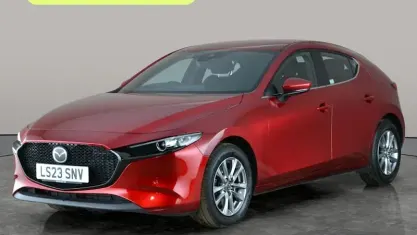 Begagnad Mazda 3 122 HK (89 kW) 2022 Röd Halvkombi