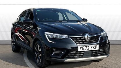 Begagnad Renault Arkana Iconic 143 HK (105 kW) 2022 Svart SUV