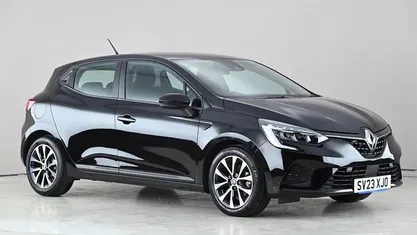 Used Renault Clio V Evolution 145 HP (106 kW) 2023 Black Hatchback