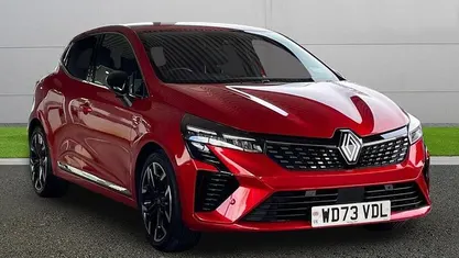 Used Renault Clio V Techno 143 HP (105 kW) 2024 Red Hatchback